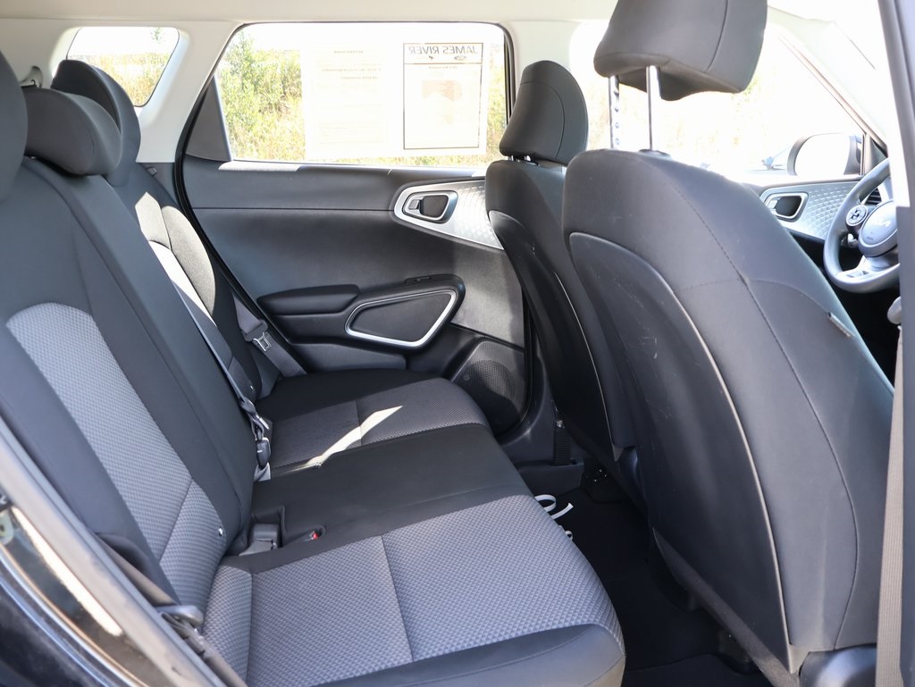 2022 Kia Soul LX photo 10