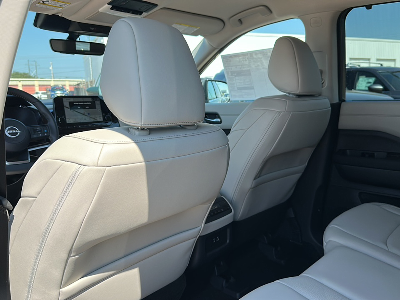 2025 Nissan Pathfinder SL photo 5
