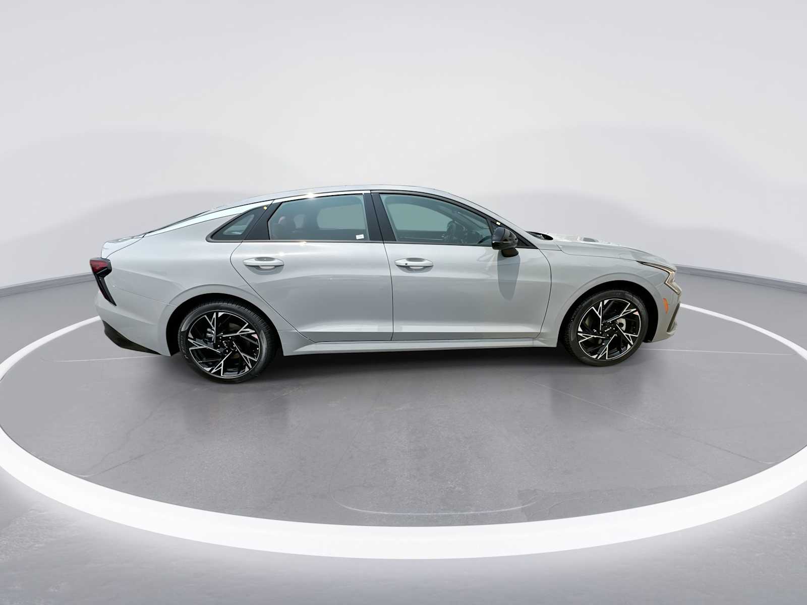 2025 Kia K5 GT-Line photo 9