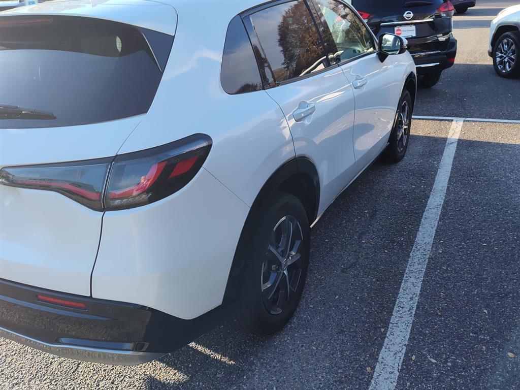2024 Honda HR-V EX-L photo 3