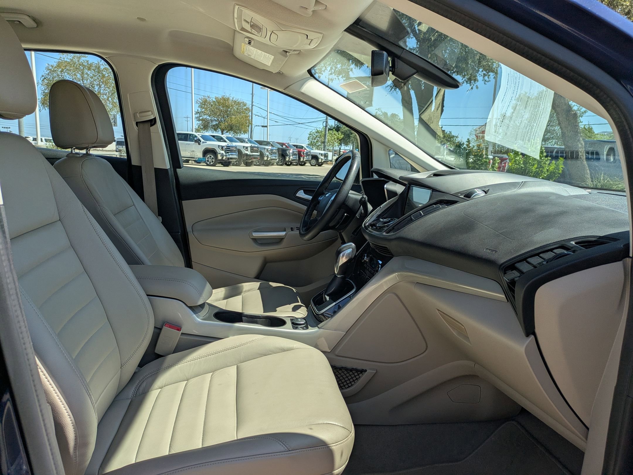 2016 Ford C-Max Energi SEL photo 26