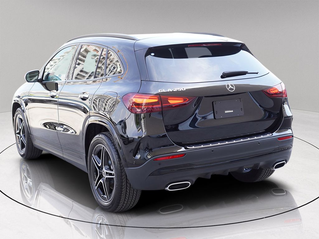 2024 Mercedes Benz GLA 250 photo 4