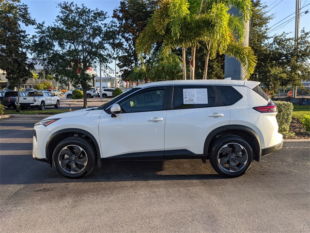 2024 Nissan Rogue SV photo 3