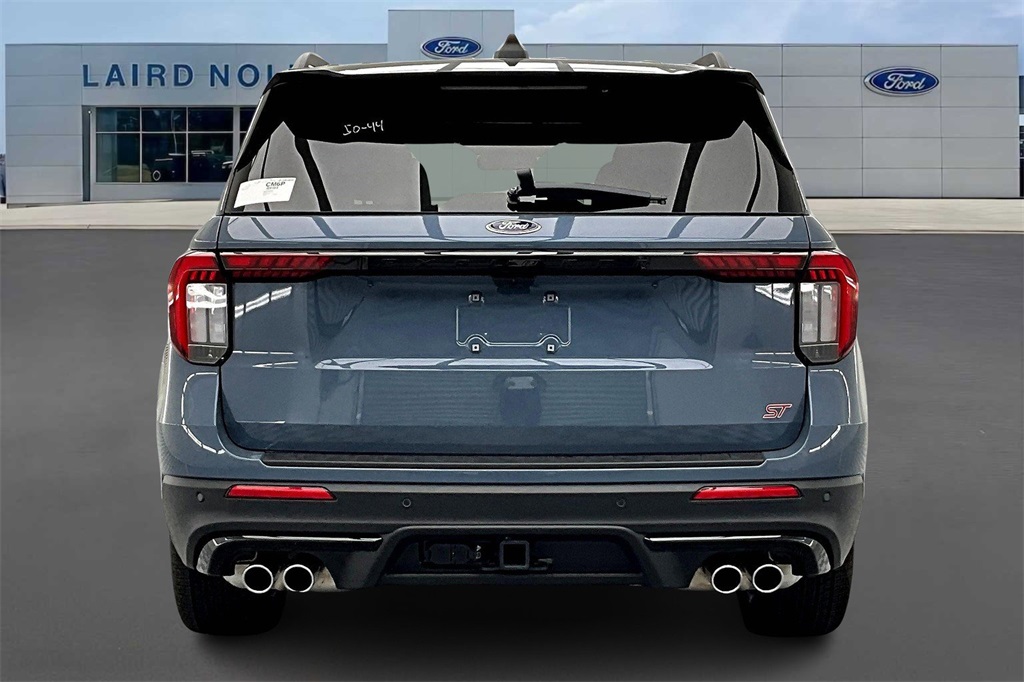 2025 Ford Explorer ST photo 4