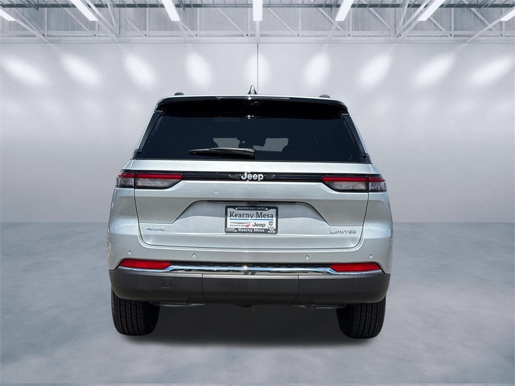2025 Jeep Grand Cherokee Limited photo 3