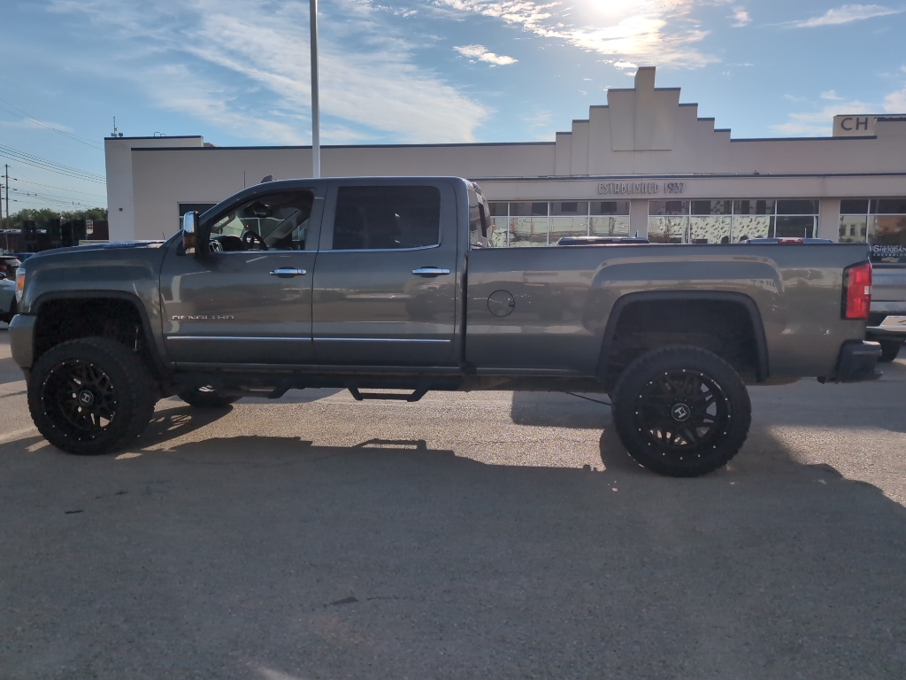 2018 Gmc Sierra 3500 HD Denali photo 3