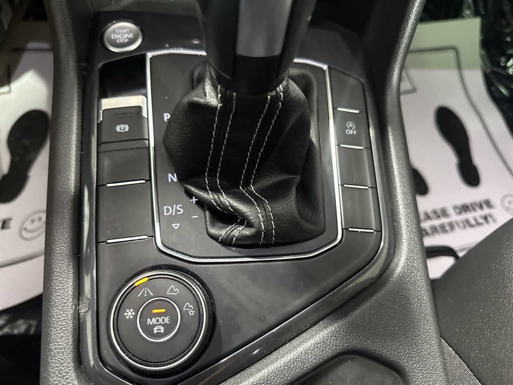 2021 Volkswagen Tiguan R-Line Black SEL photo 20