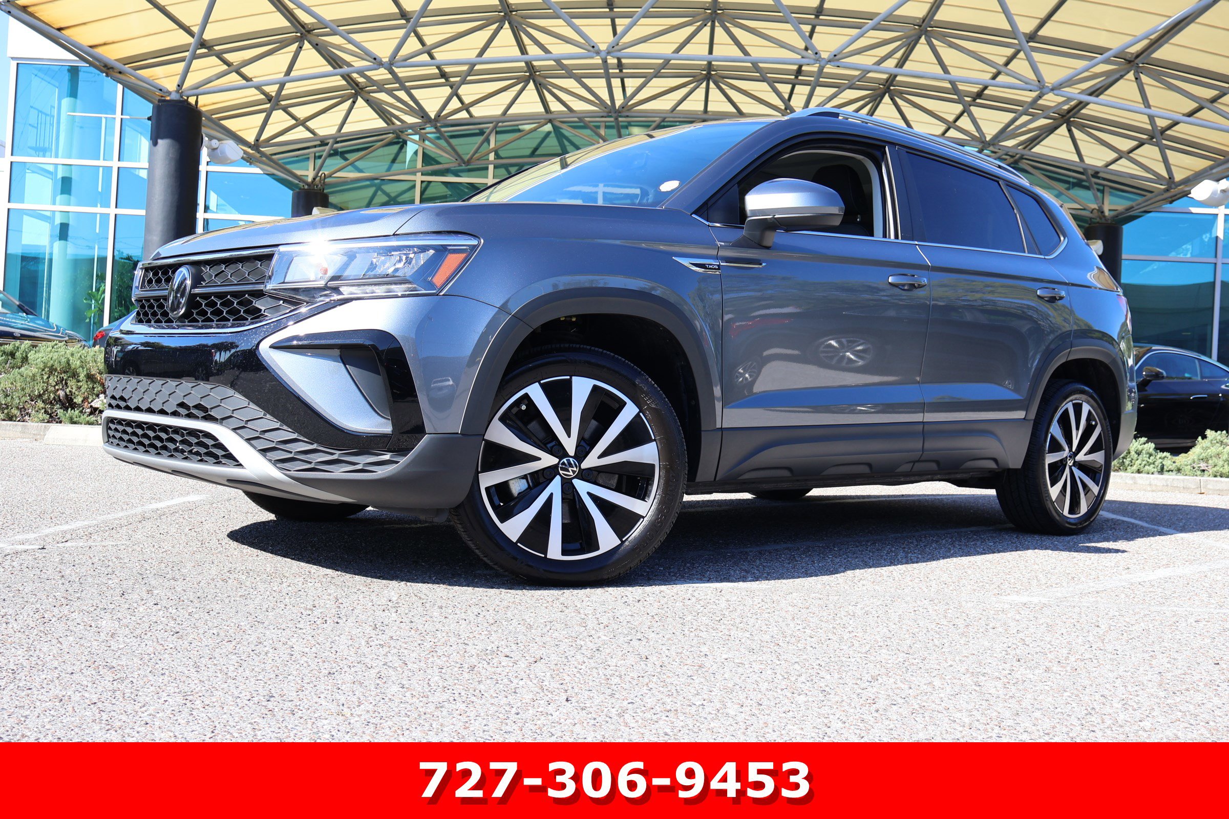 2024 Volkswagen Taos SE's photo