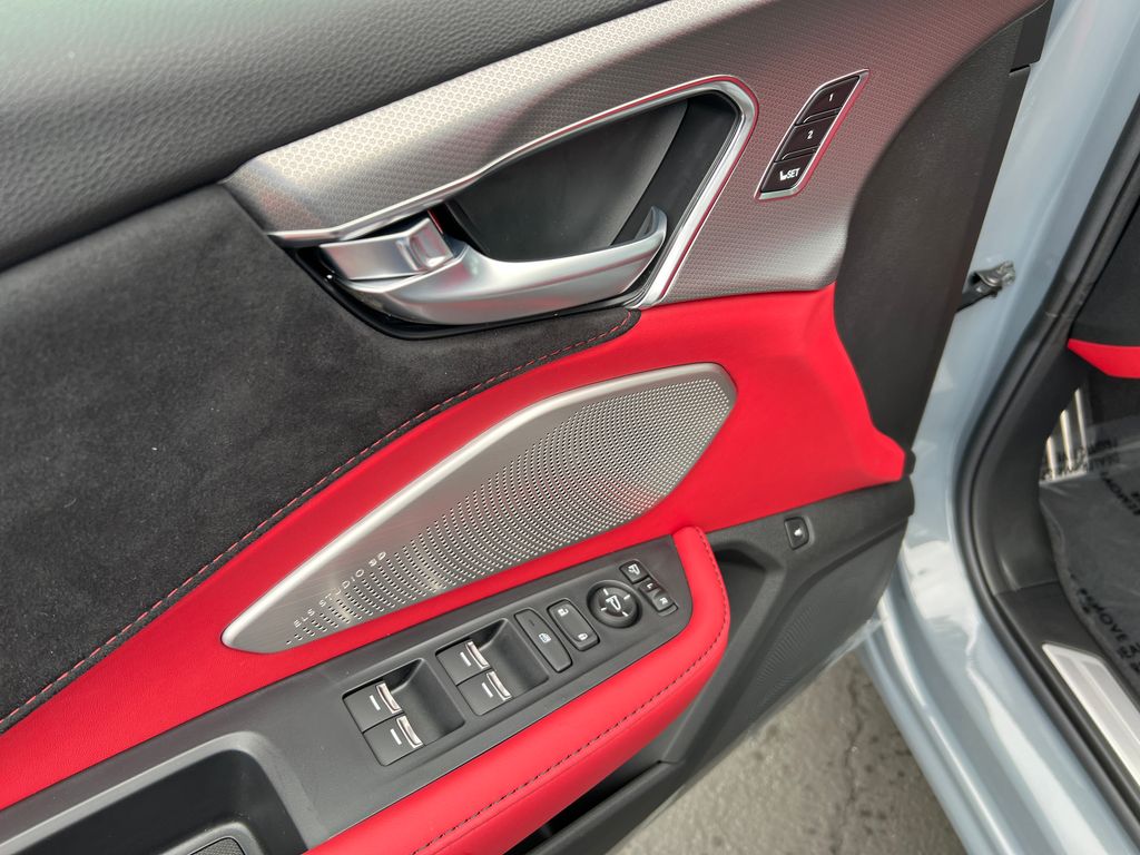 2025 Acura RDX A-Spec Advance photo 11