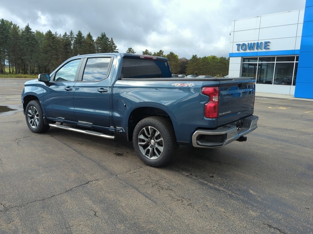 2024 Chevrolet Silverado 1500 LT photo 3