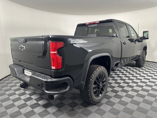 2025 Chevrolet Silverado 2500HD LT photo 2