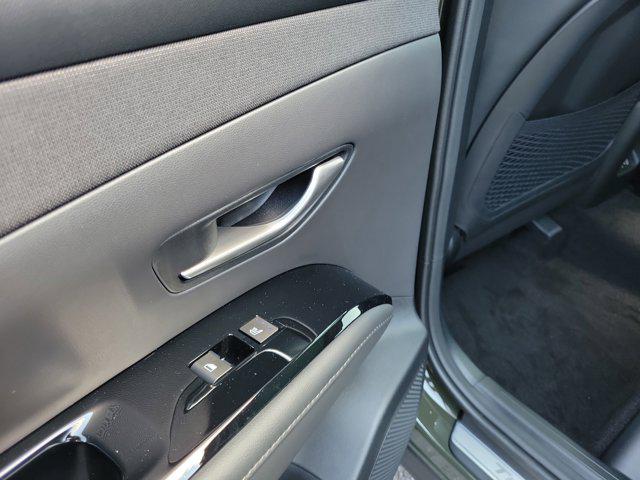 2025 Hyundai Tucson Limited photo 12