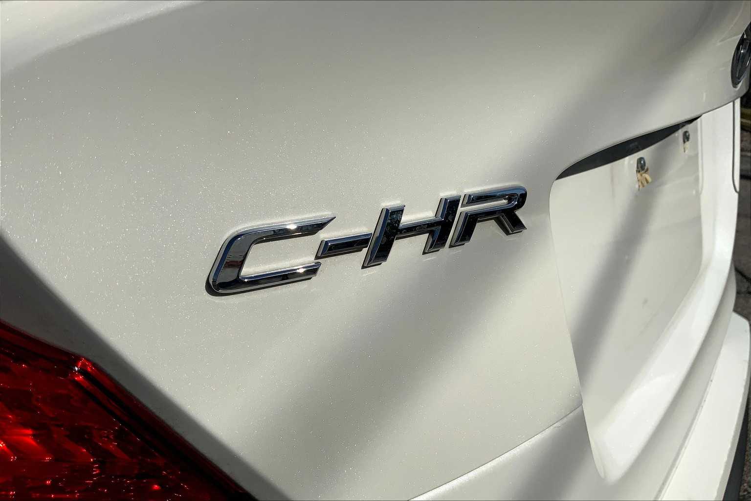 2018 Toyota C-HR XLE photo 27