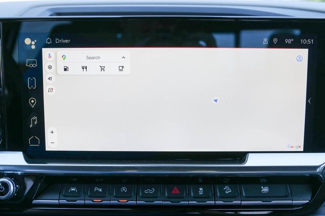 Used 2024 White GMC SLT image 30