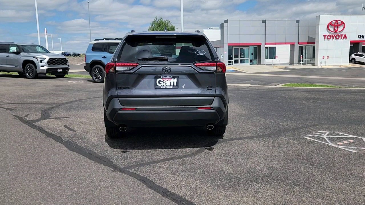 2025 Toyota RAV4 XLE Premium photo 9