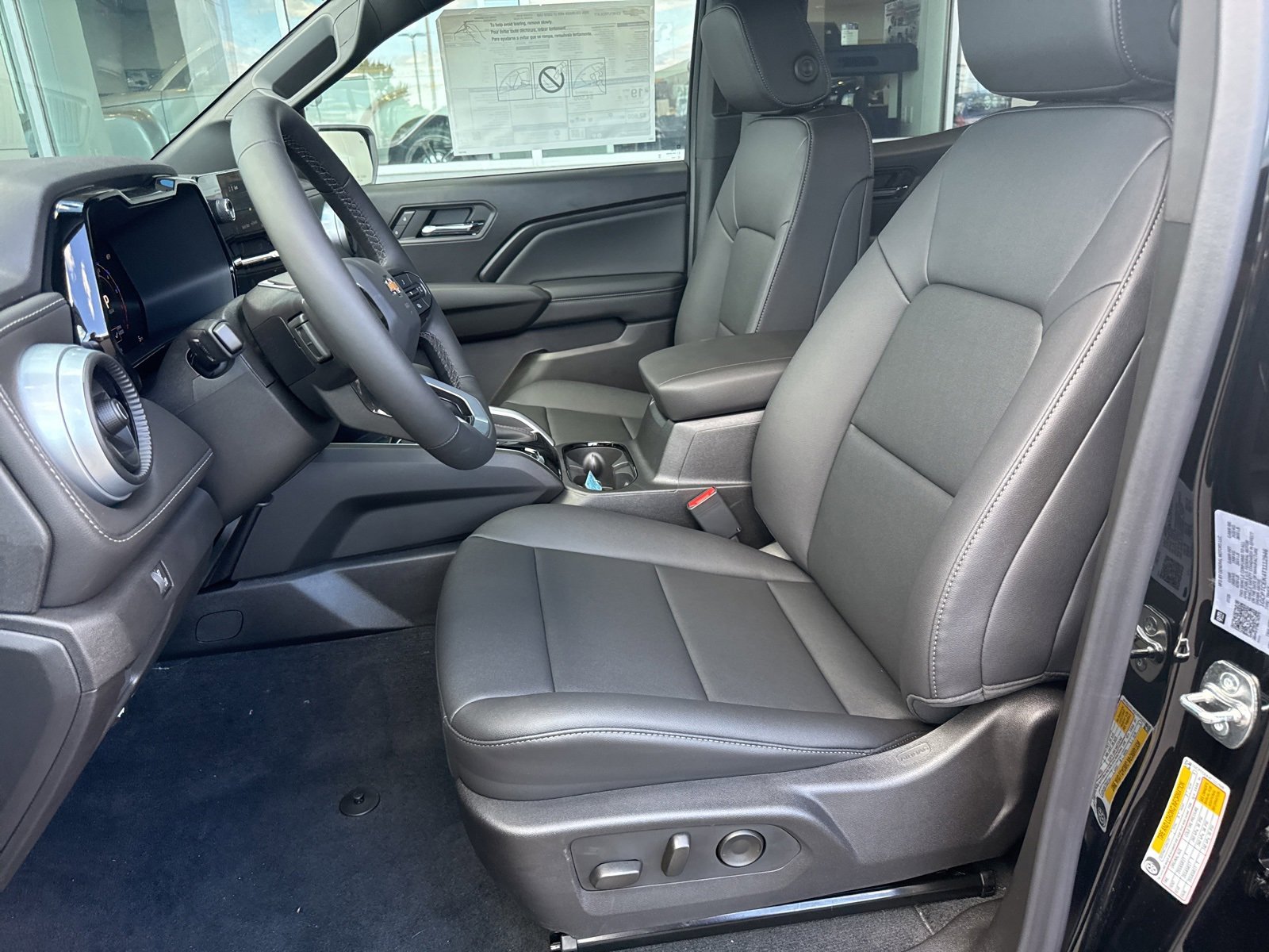 2026 Chevrolet Colorado LT photo 14