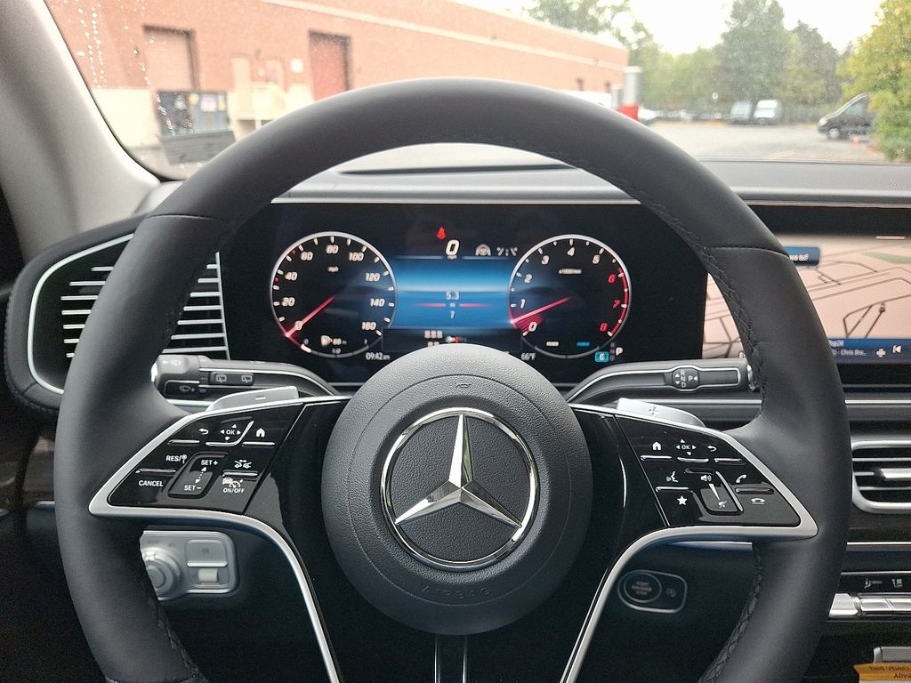 2026 Mercedes Benz GLS 450 4MATIC photo 15
