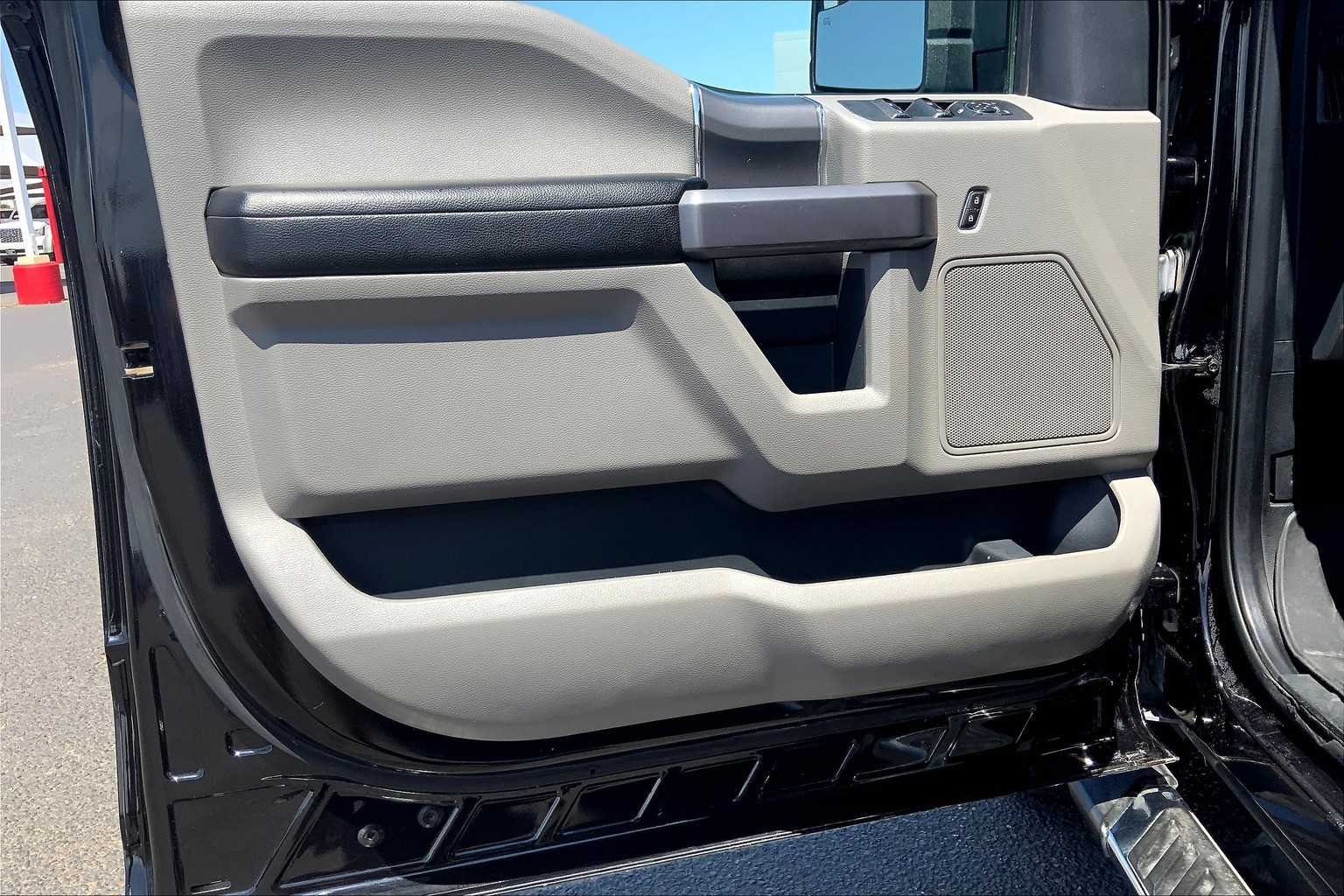 2020 Ford F-150 XLT photo 18