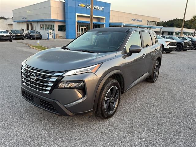 2024 Nissan Rogue SV photo 2