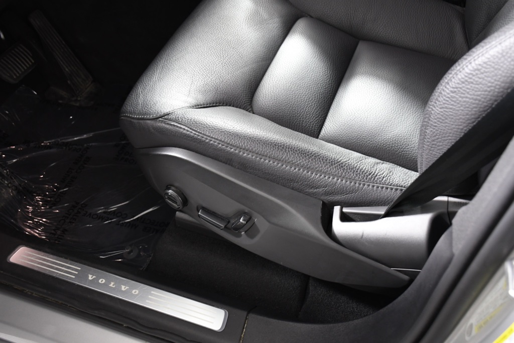 2024 Volvo XC90 B5 Plus photo 15