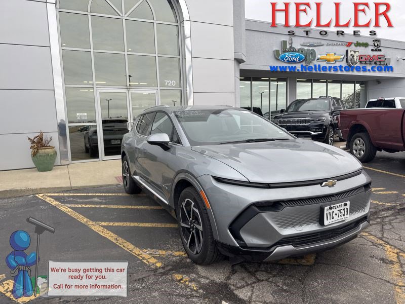 2025 Chevrolet Equinox EV LT's photo