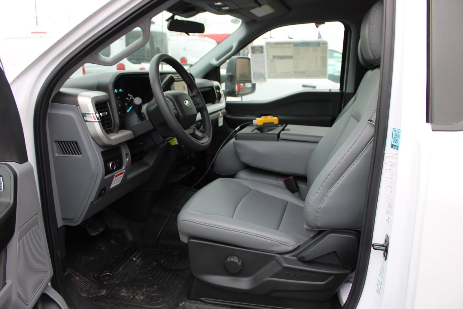 2023 FORD F-450 - Image 13