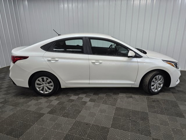 2019 Hyundai Accent SE photo 2