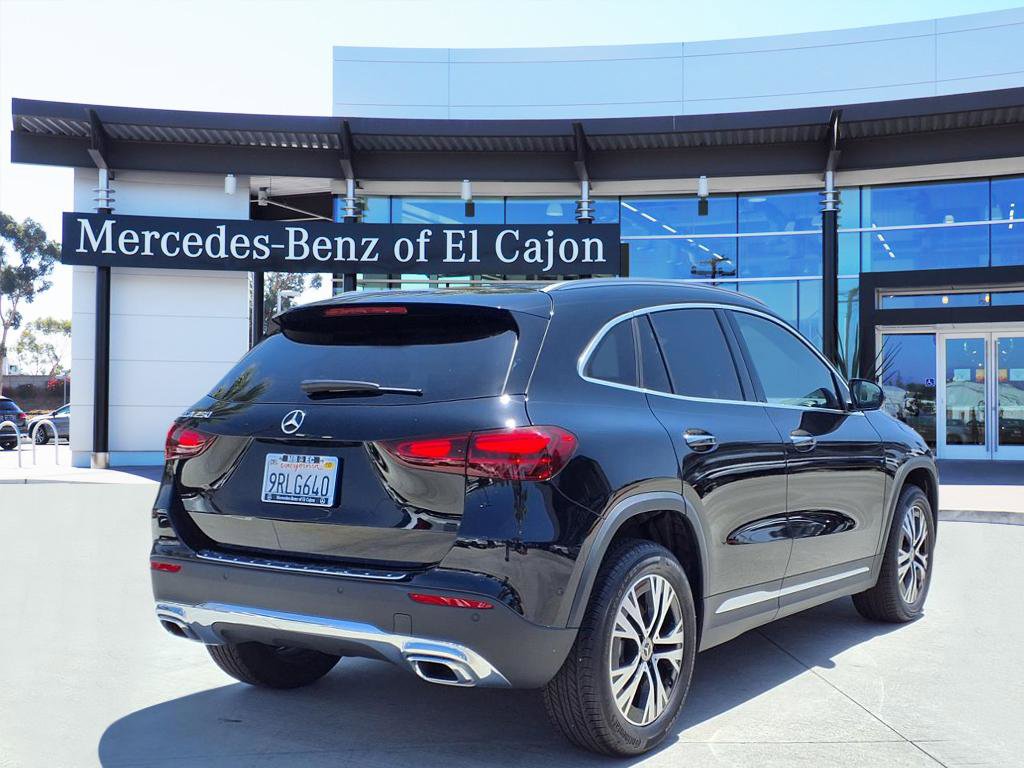 2025 Mercedes Benz GLA 250 photo 2