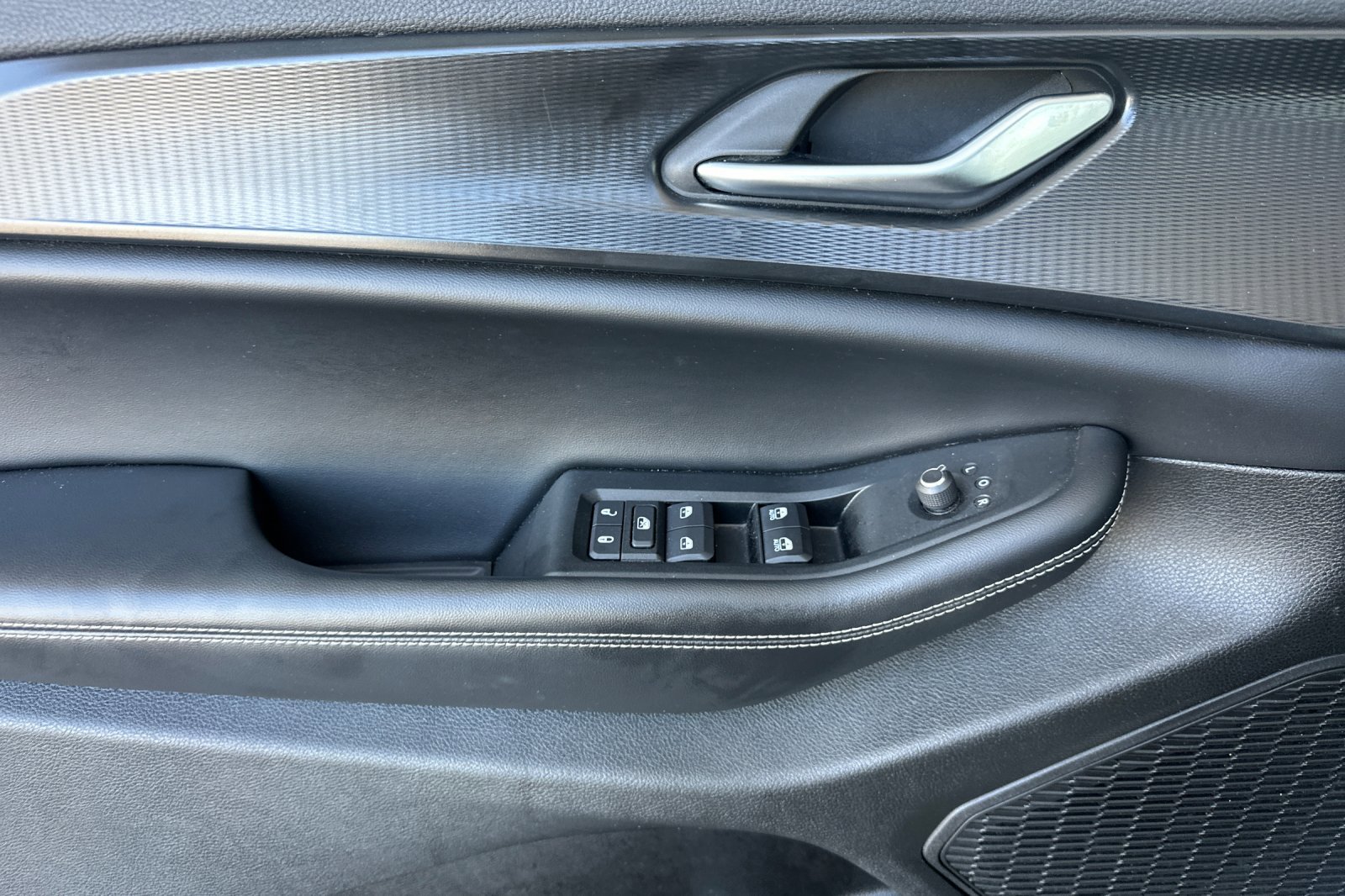 2023 Jeep Grand Cherokee Laredo photo 11