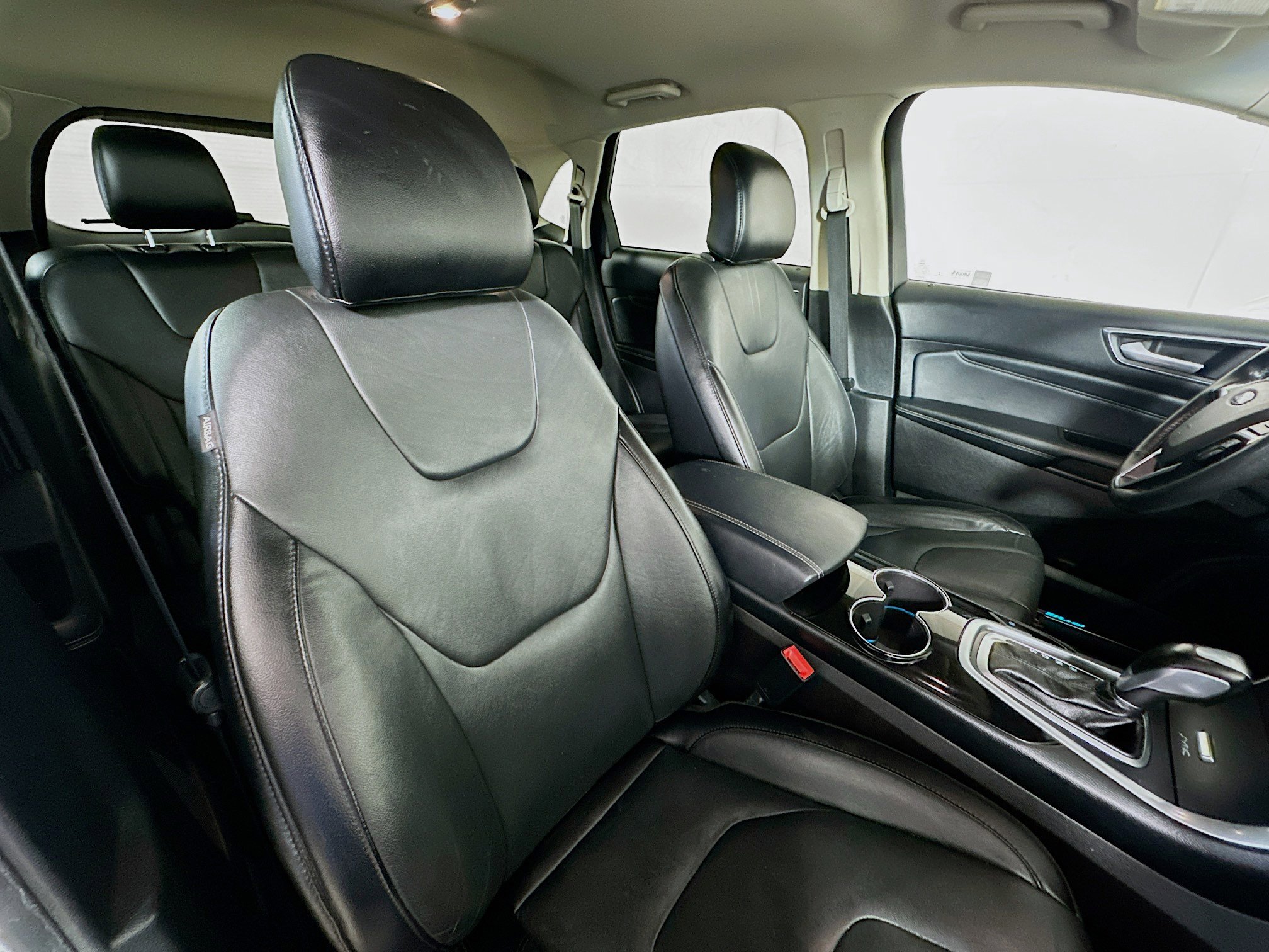 2017 Ford Edge Titanium photo 25
