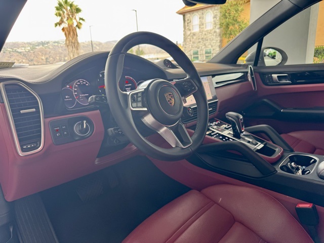 2022 Porsche Cayenne Platinum Edition photo 11