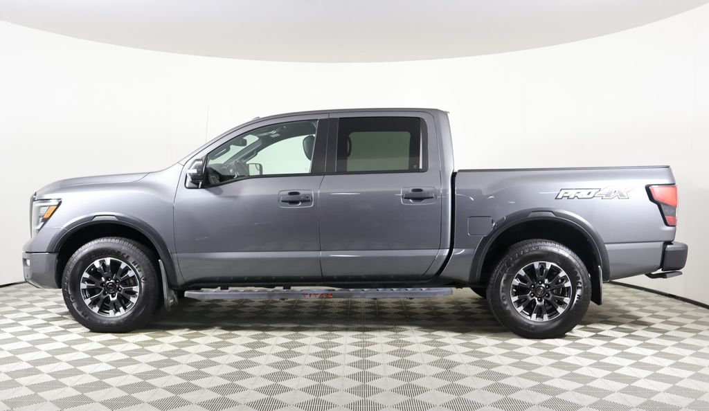 2021 Nissan Titan PRO-4X photo 3