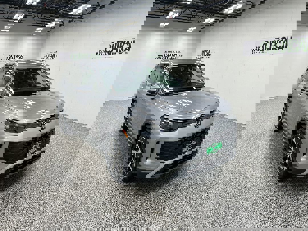 2025 Volkswagen Tiguan SE's photo