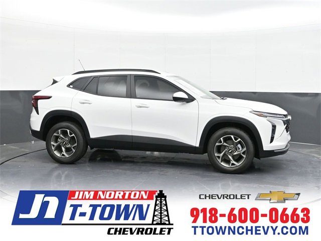 2025 Chevrolet Trax LT's photo