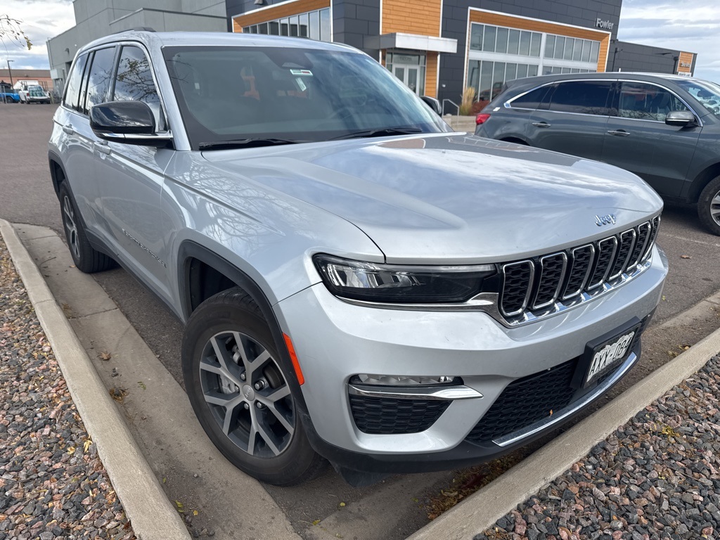 2023 Jeep Grand Cherokee Limited photo 2