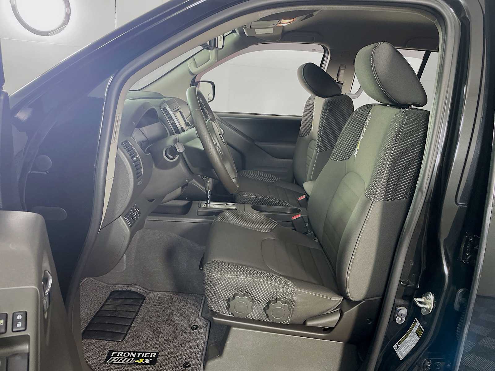 2019 Nissan Frontier PRO-4X photo 17