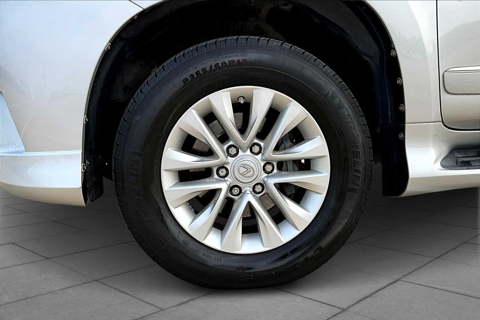 2014 Lexus GX 460 Base photo 10