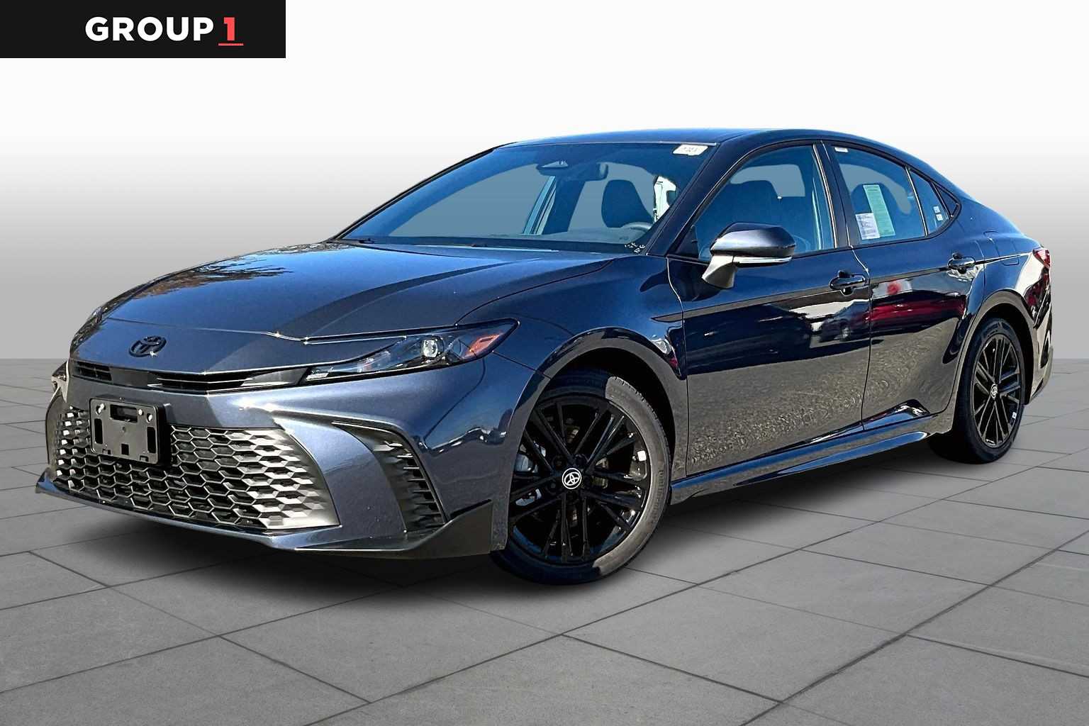 2026 Toyota Camry SE's photo