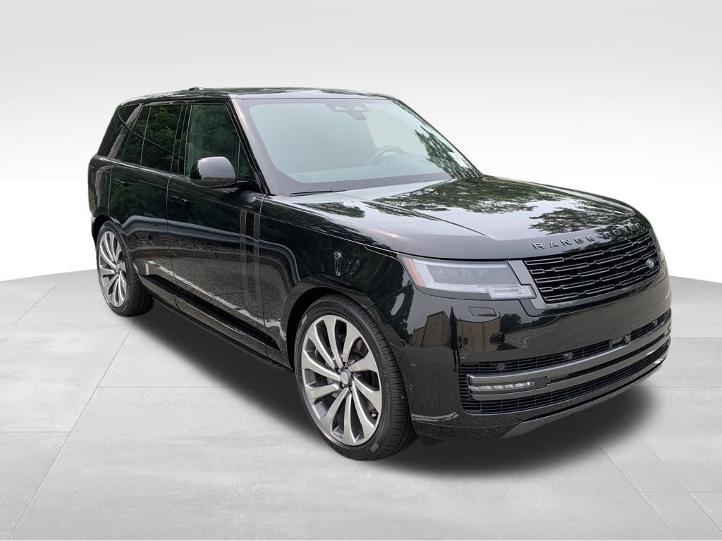 2025 Land Rover Range Rover SE photo 3