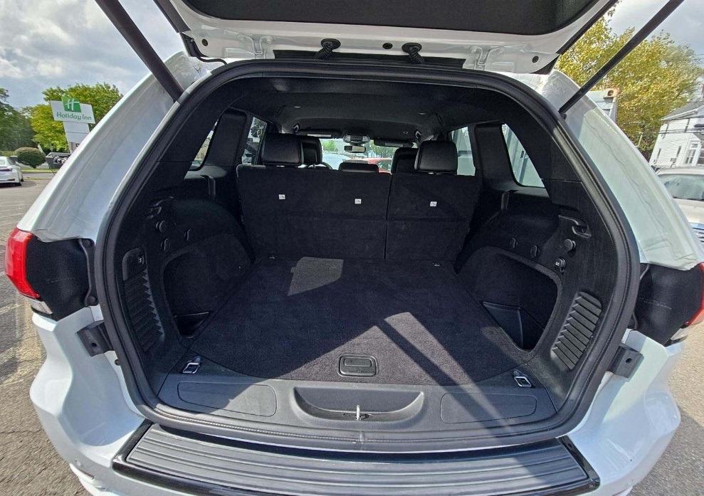 2018 Jeep Grand Cherokee Altitude photo 4