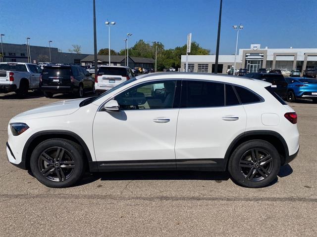 2025 Mercedes Benz GLA 250 4MATIC photo 2