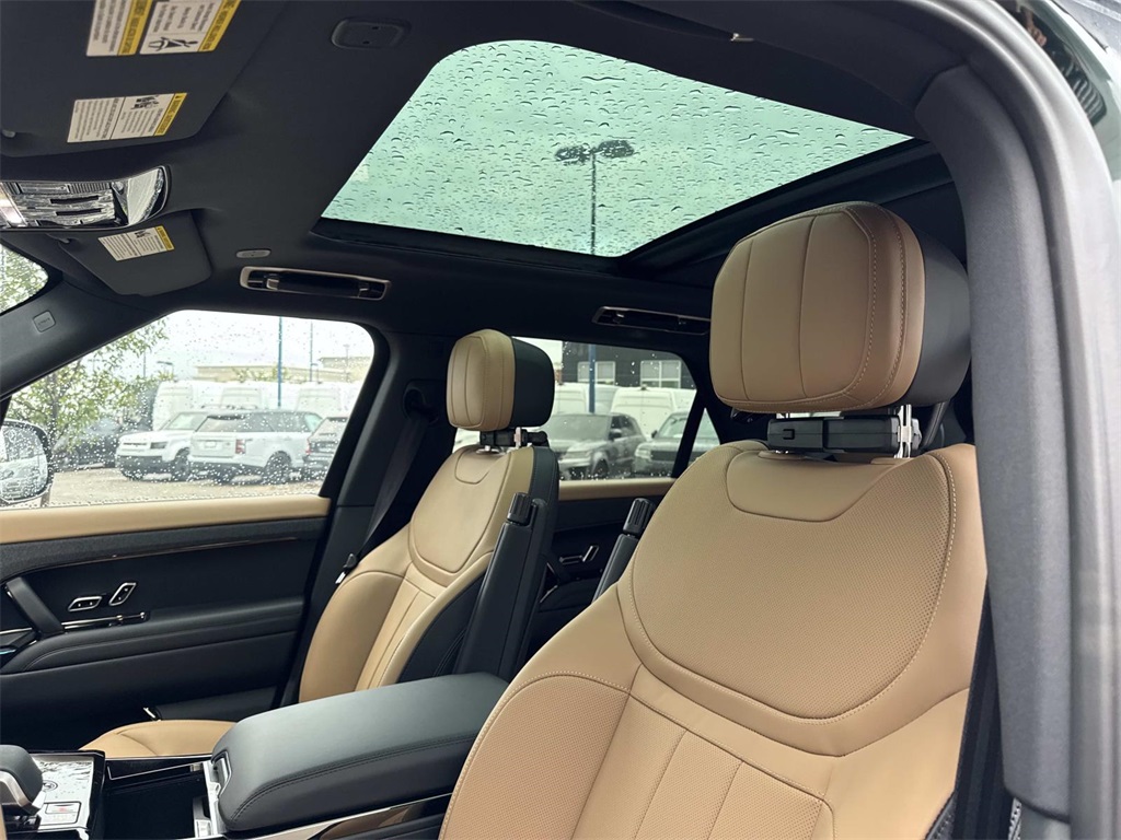 2025 Land Rover Range Rover Sport SE photo 20