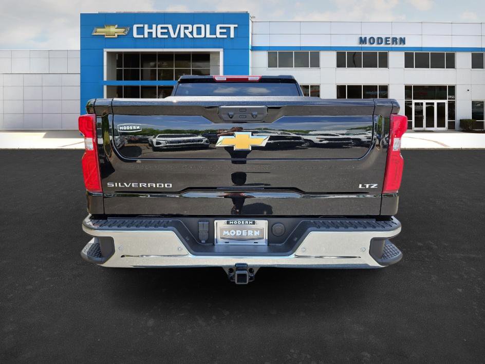 2025 Chevrolet Silverado 1500 LTZ photo 4