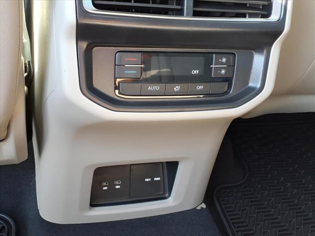 2026 Volkswagen Atlas SE Technology photo 12