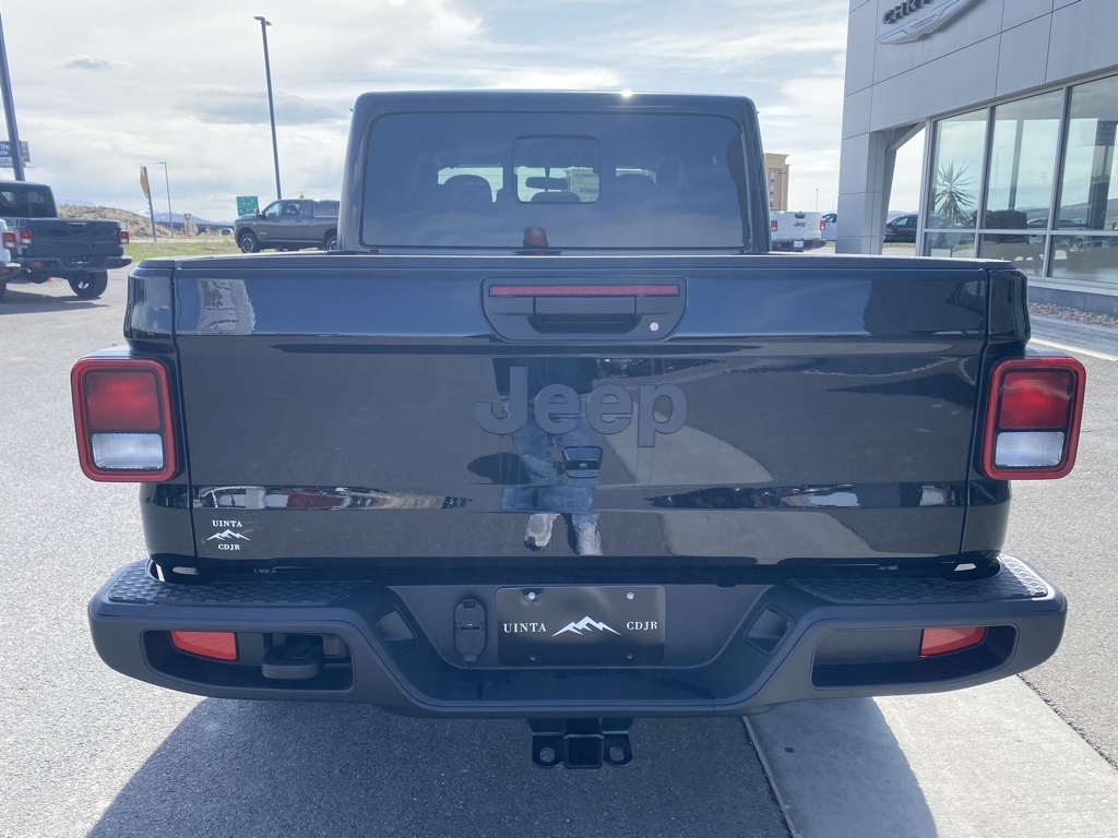 2025 Jeep Gladiator Sport photo 4