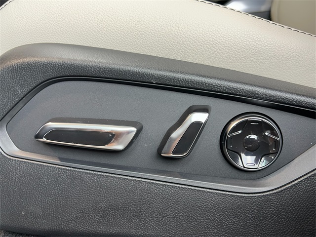 2025 Acura RDX Base photo 13