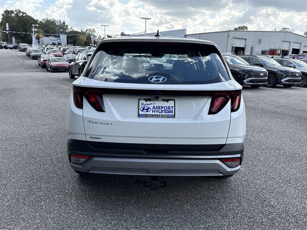 2026 Hyundai Tucson SE photo 4