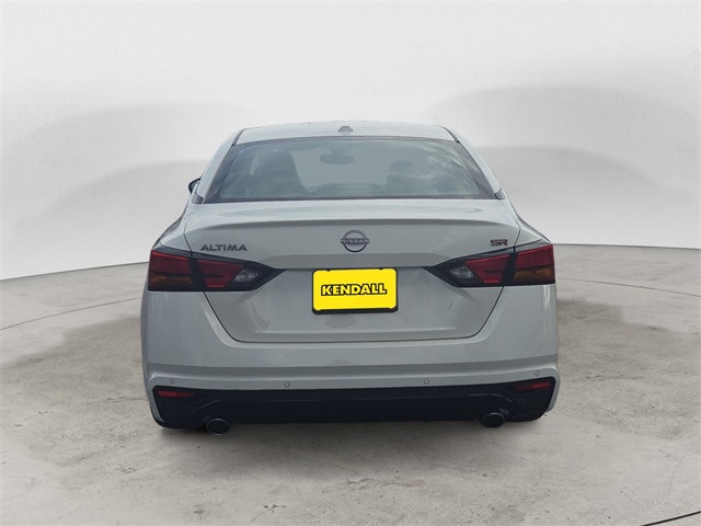 2025 Nissan Altima SR photo 4