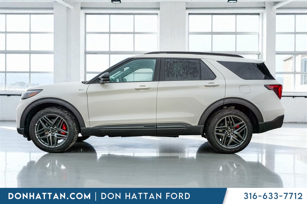 2025 Ford Explorer ST-Line photo 2