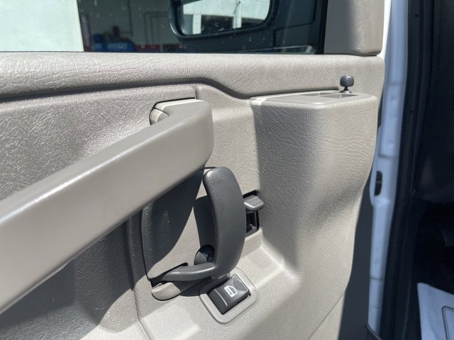 2023 Chevrolet Express Cargo Van 2500 photo 9